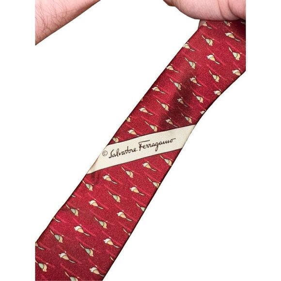 Salvatore Ferragamo Red Little Bird 100% Silk Handmade in Italy Tie - Picture 4 of 6